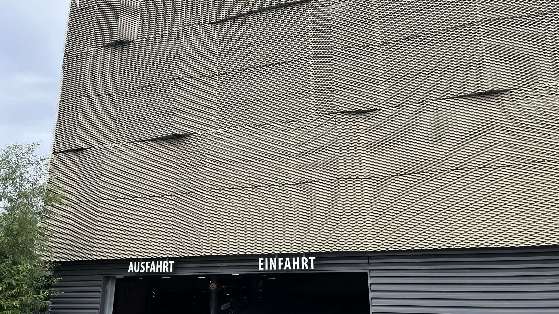 Architectonische gevelbekleding van strekmetaal